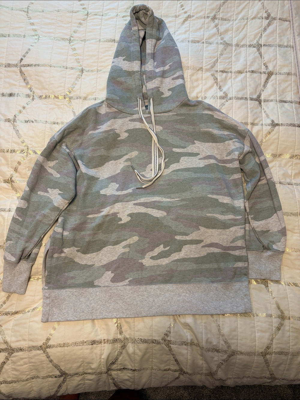 aerie Women's Camo Hoodie in Green & Gray